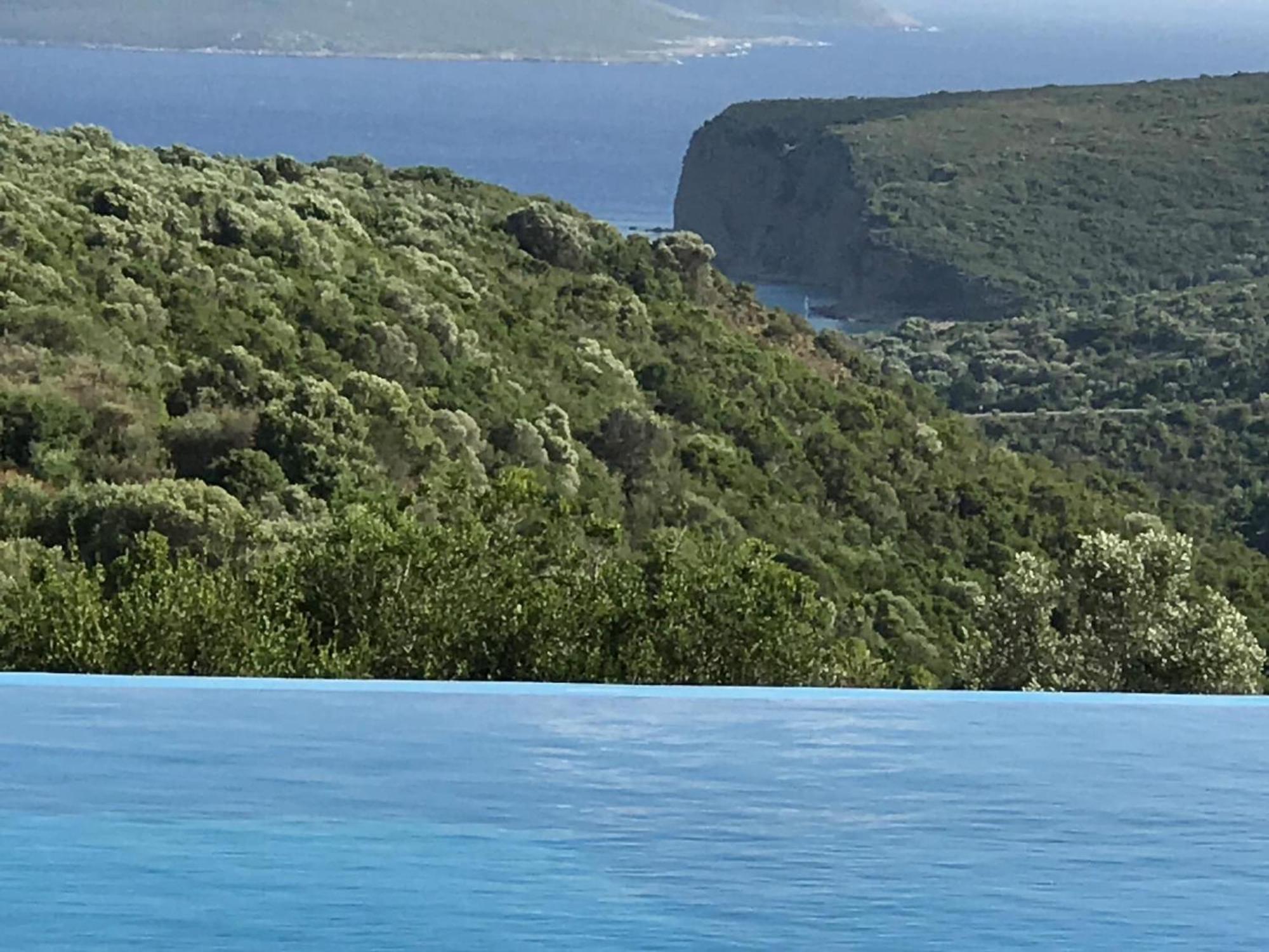 Luxurious Villa In Peloponnese With Swimming Pool Kamária Zewnętrze zdjęcie